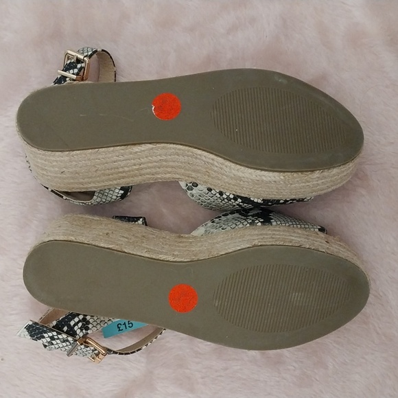 Papaya snakeskin gold buckle platform heel wedges shoes size 5 - Picture 5 of 7